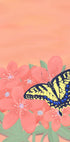 Eine lebendige digitale Illustration eines Schmetterlings mit gelben und schwarzen Flügeln, der auf rosa Blumen vor einem pfirsichfarbenen Hintergrund thront.