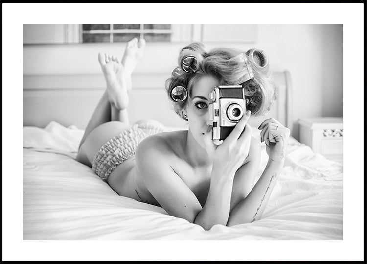 A chick, a click, and a curl Plakat - Posterbox